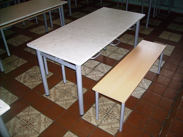 Стол для столовой (постформинг)